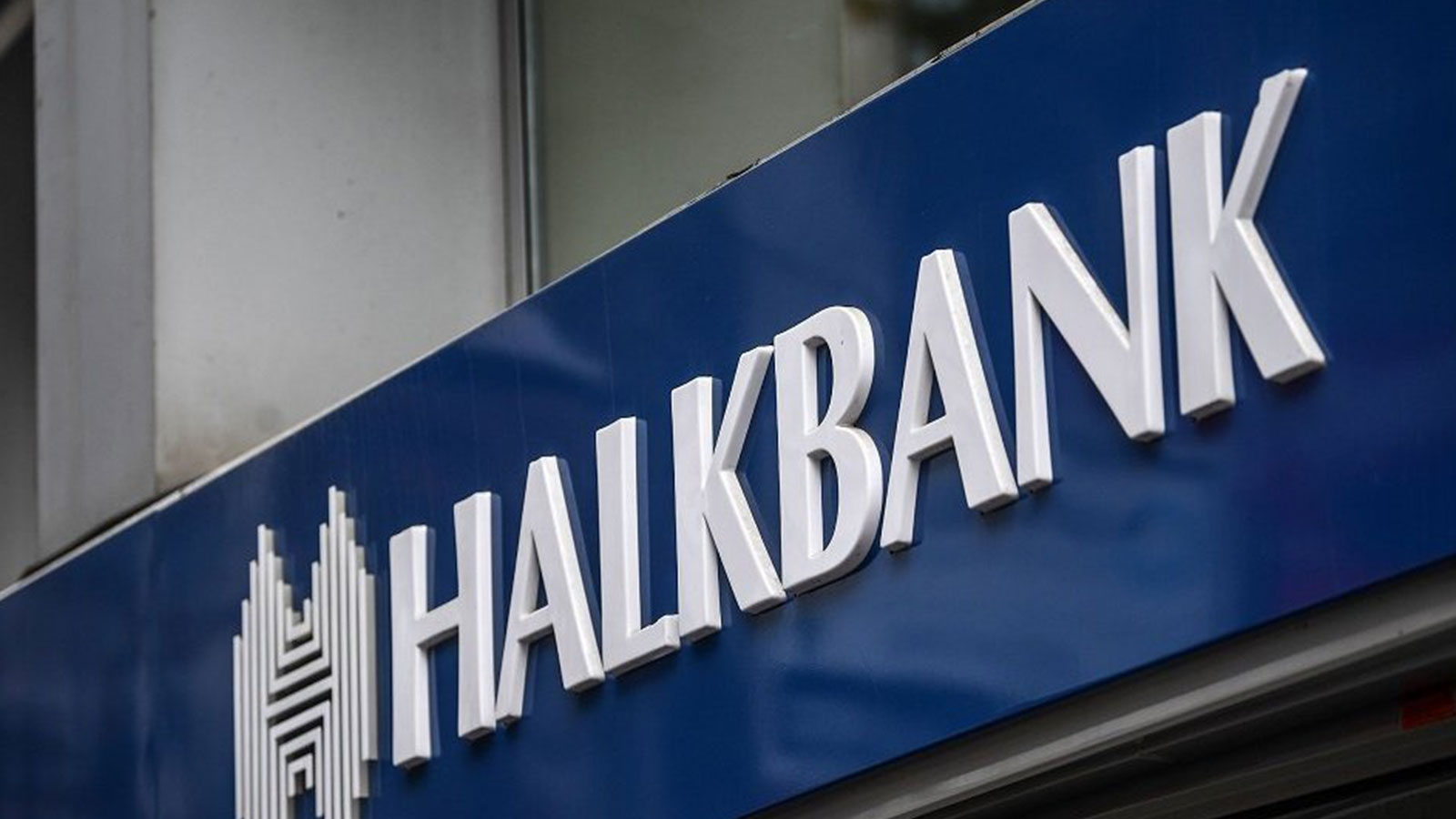 Halkbank Maaş Alan Emekli ve Çalışan Kişilere 10 Maaş Kat Düşük Faizli Kredi Duyuruldu